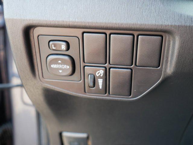 Photo of 2012 Winter Gray Metallic Toyota Prius