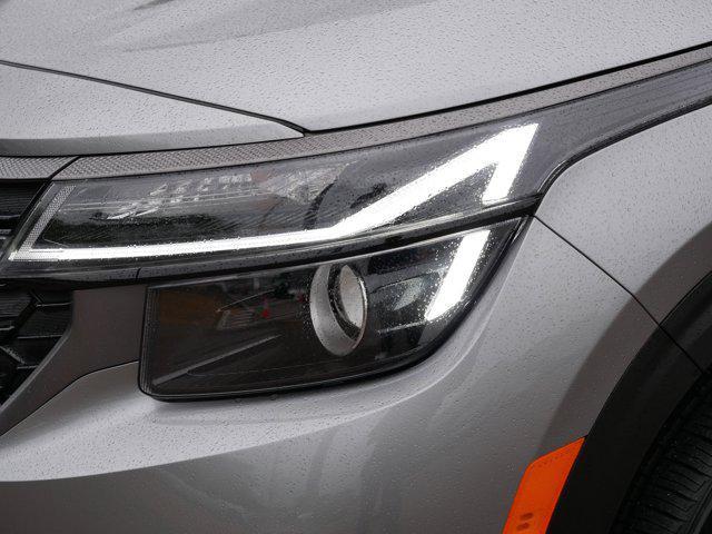 Photo of 2024 Steel Gray Kia Seltos