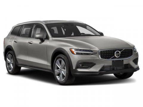 Photo of 2020 Crystal White Pearl Metallic Volvo V60 Cross Country
