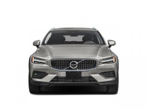 Photo of 2020 Crystal White Pearl Metallic Volvo V60 Cross Country