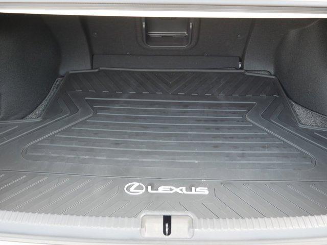 Photo of 2022 Eminent White Pearl Lexus ES 250