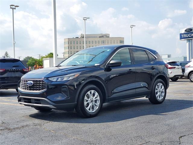 Photo of 2023 Black Metallic Ford Escape