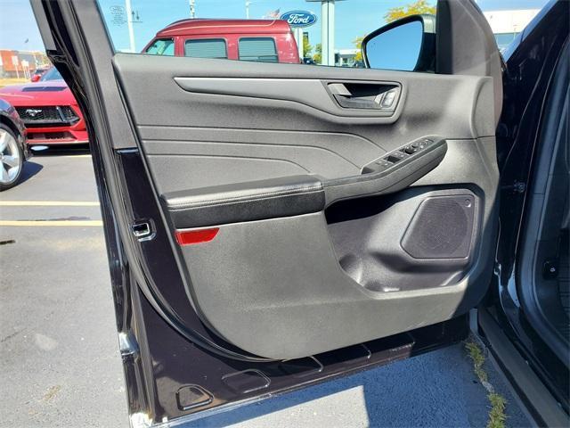 Photo of 2023 Agate Black Metallic Ford Escape