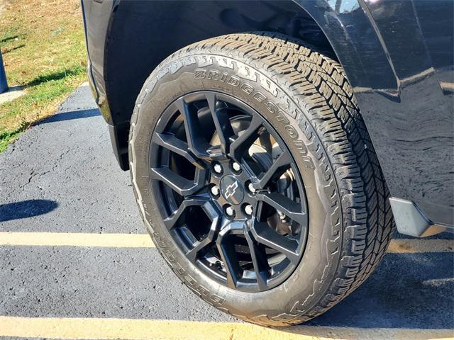 Photo of 2024 Black Chevrolet Colorado