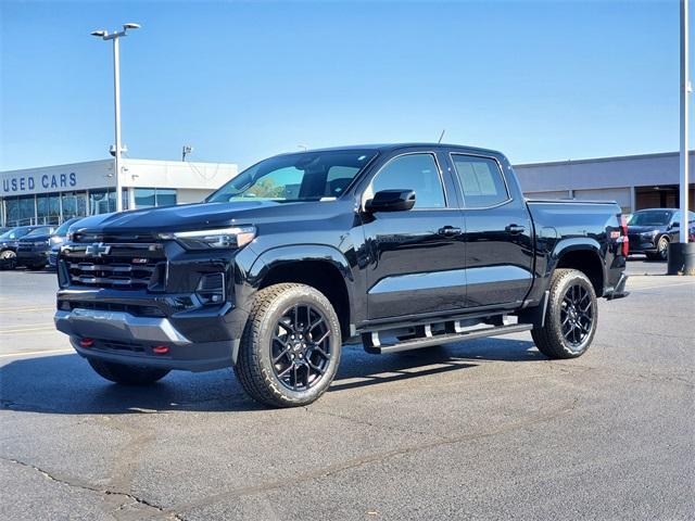 Photo of 2024 Black Chevrolet Colorado
