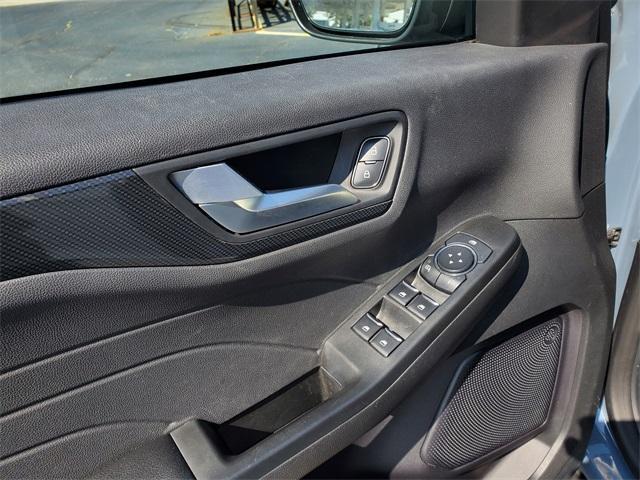 Photo of 2023 Vapor Blue Metallic Ford Escape