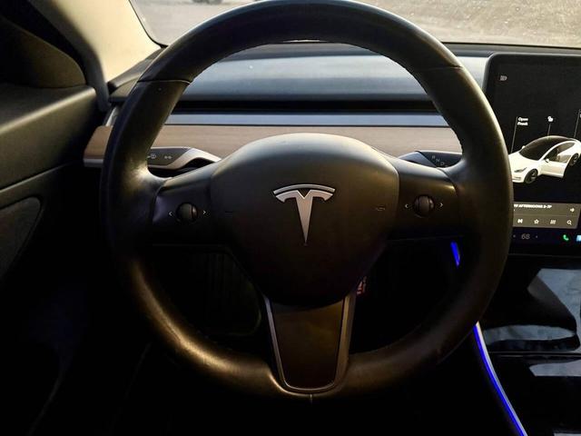 Photo of 2018 Pearl White Multi-Coat Tesla Model 3