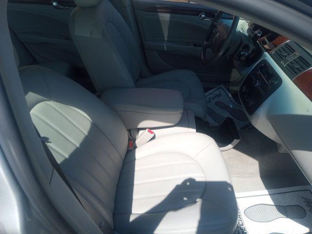 Photo of 2007 Platinum Metallic Buick Lucerne