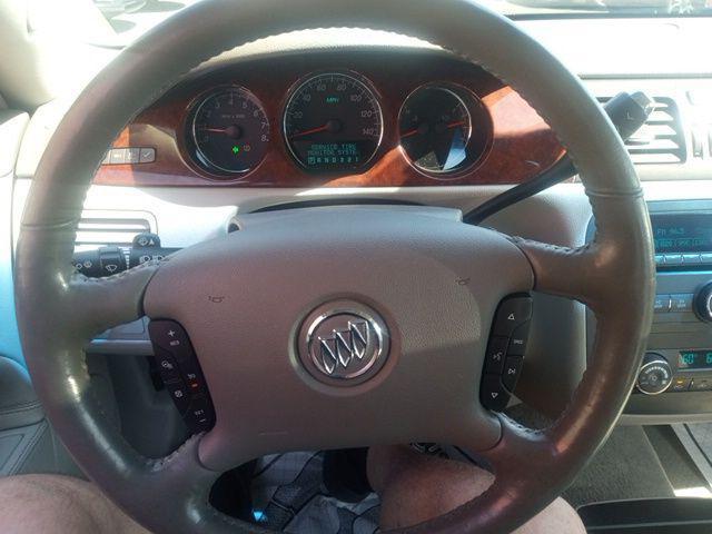 Photo of 2007 Platinum Metallic Buick Lucerne