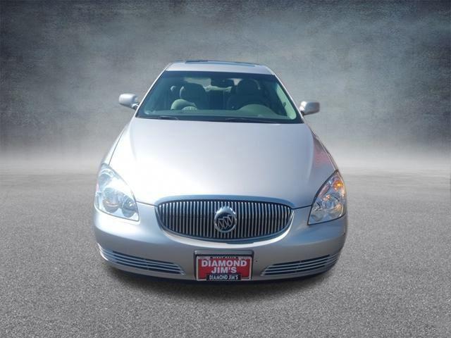 Photo of 2007 Platinum Metallic Buick Lucerne