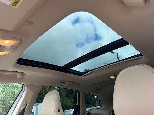 Photo of 2011 Ice White Volvo XC60