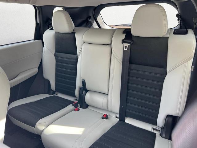 Photo of 2025 White Diamond Mitsubishi Outlander