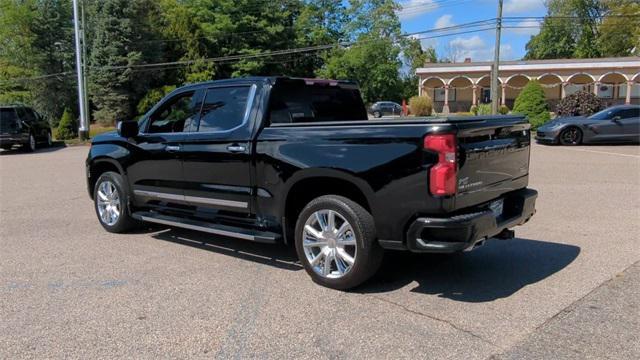 Photo of 2022 Black Chevrolet Silverado 1500