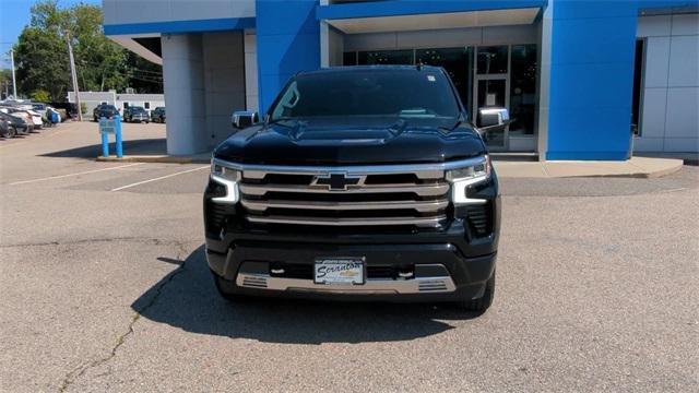 Photo of 2022 Black Chevrolet Silverado 1500