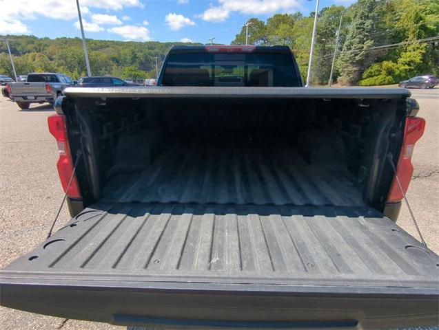 Photo of 2022 Black Chevrolet Silverado 1500