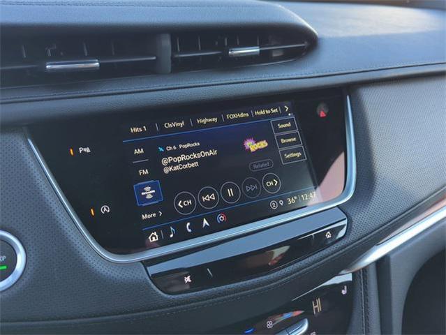 Photo of 2024 Crystal White Tricoat Cadillac XT5