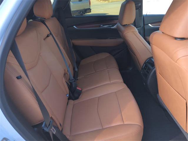 Photo of 2024 Crystal White Tricoat Cadillac XT5