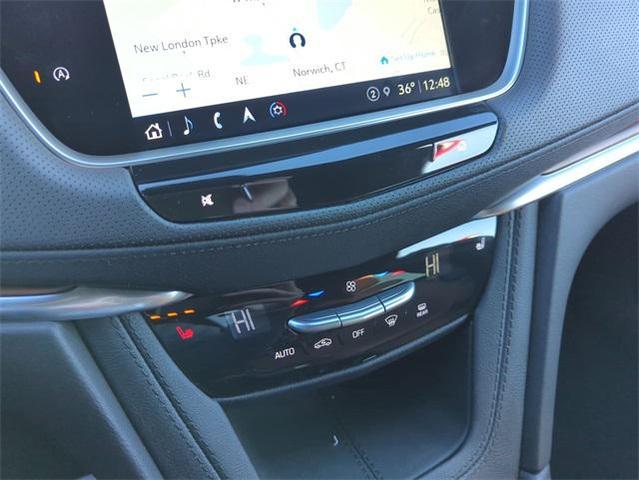 Photo of 2024 Crystal White Tricoat Cadillac XT5