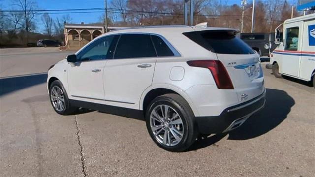 Photo of 2024 Crystal White Tricoat Cadillac XT5