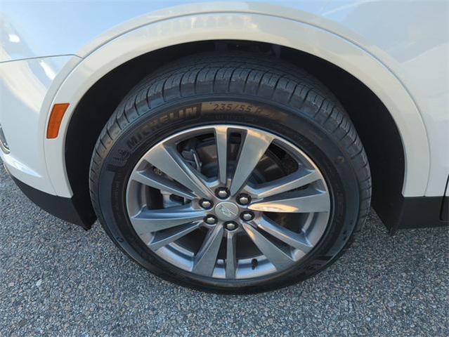 Photo of 2024 Crystal White Tricoat Cadillac XT5