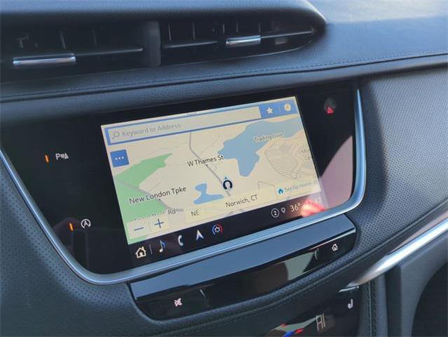 Photo of 2024 Crystal White Tricoat Cadillac XT5