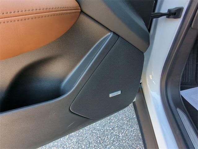 Photo of 2024 Crystal White Tricoat Cadillac XT5