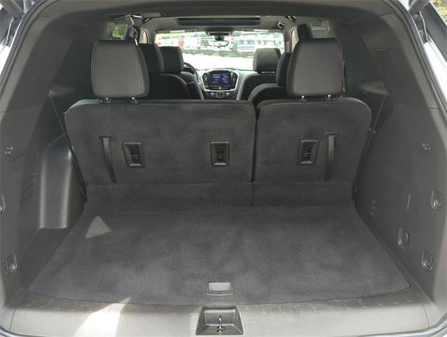 Photo of 2022 Silver Ice Metallic Chevrolet Traverse