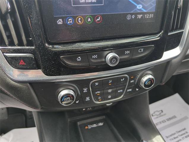 Photo of 2022 Silver Ice Metallic Chevrolet Traverse