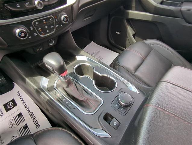 Photo of 2022 Silver Ice Metallic Chevrolet Traverse