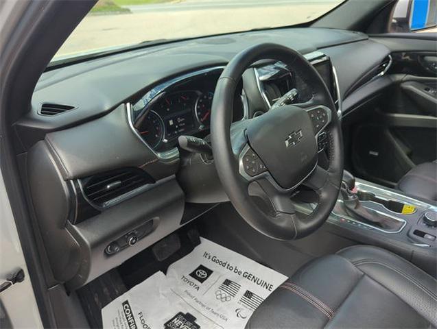 Photo of 2022 Silver Ice Metallic Chevrolet Traverse