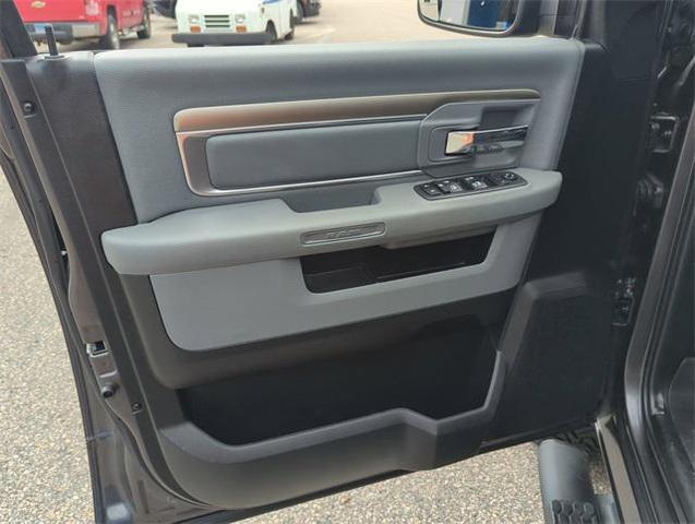 Photo of 2020 Granite Crystal Metallic Clearcoat RAM 1500 Classic
