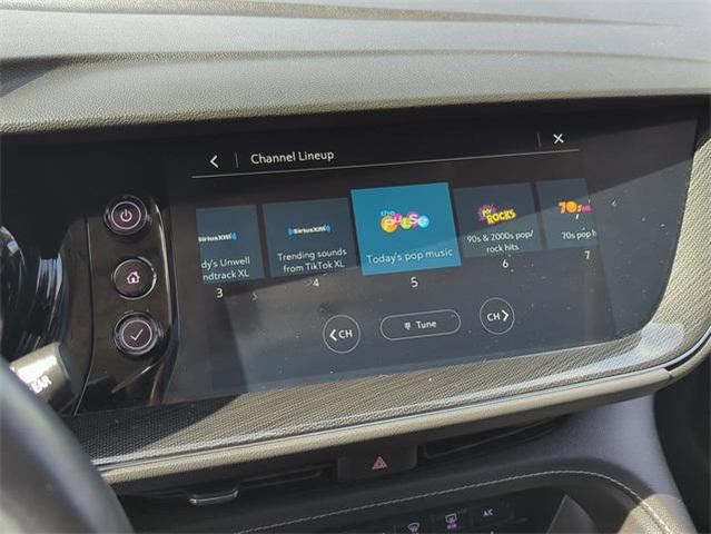 Photo of 2022 Summit White Buick Envision