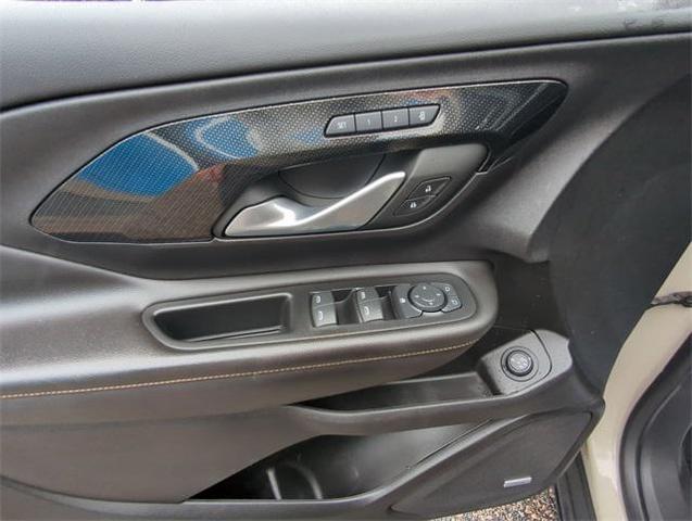 Photo of 2022 Desert Sand Metallic GMC Terrain