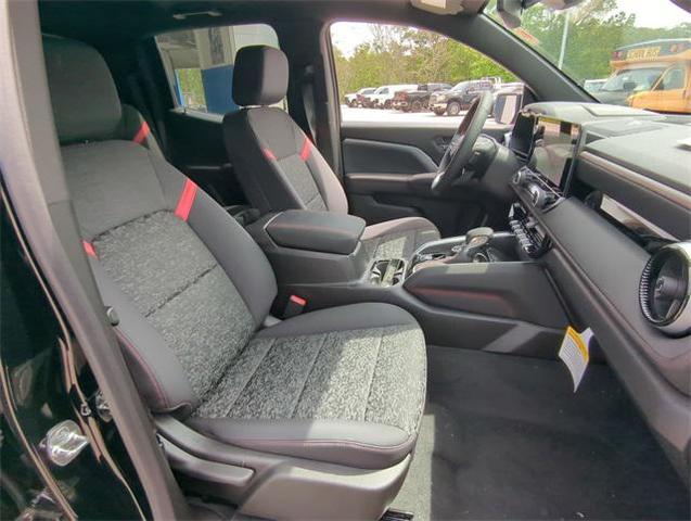 Photo of 2025 Black Chevrolet Colorado