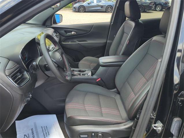 Photo of 2024 Mosaic Black Metallic Chevrolet Equinox