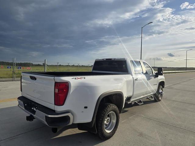Photo of 2021 White Chevrolet Silverado 3500