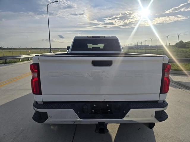 Photo of 2021 White Chevrolet Silverado 3500