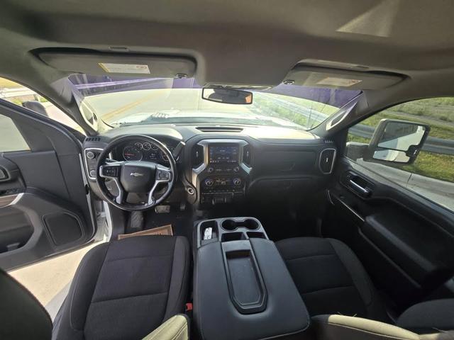 Photo of 2021 White Chevrolet Silverado 3500