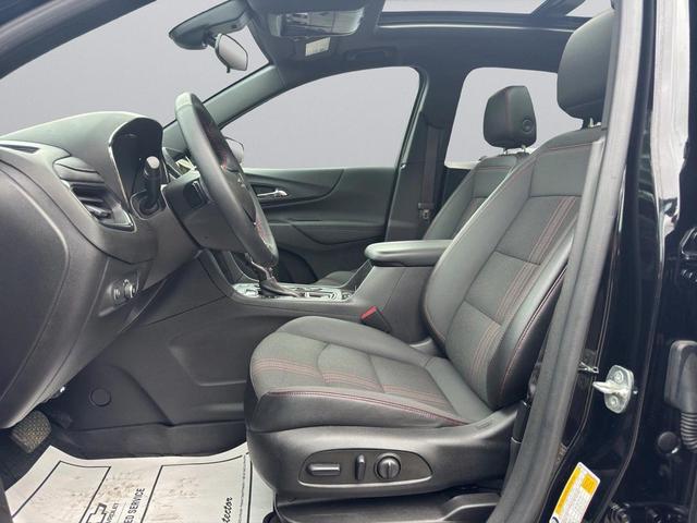 Photo of 2023 Mosaic Black Metallic Chevrolet Equinox