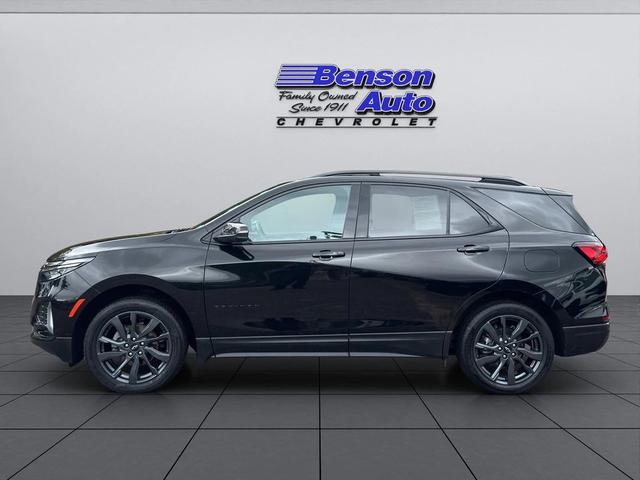 Photo of 2023 Mosaic Black Metallic Chevrolet Equinox