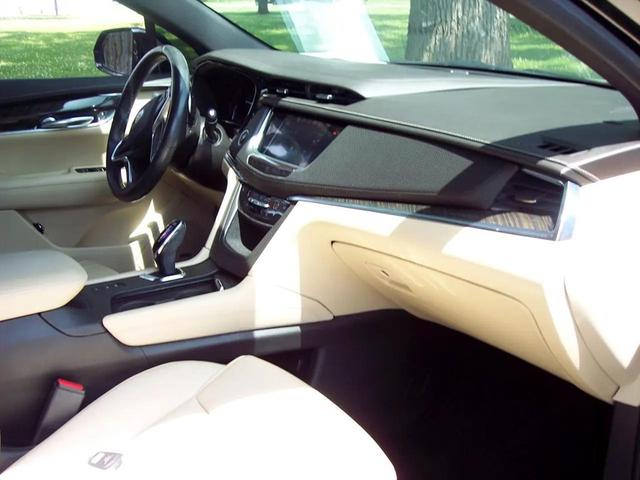 Photo of 2019 Black Cadillac XT5