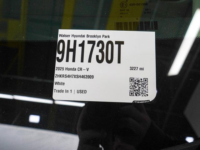 Photo of 2025 White Honda CR-V