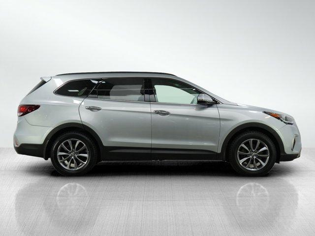 Photo of 2019 Silver Hyundai Santa Fe XL