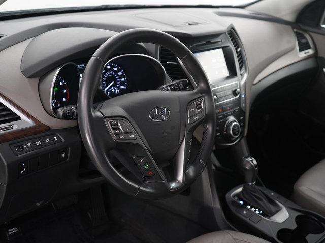 Photo of 2019 Silver Hyundai Santa Fe XL