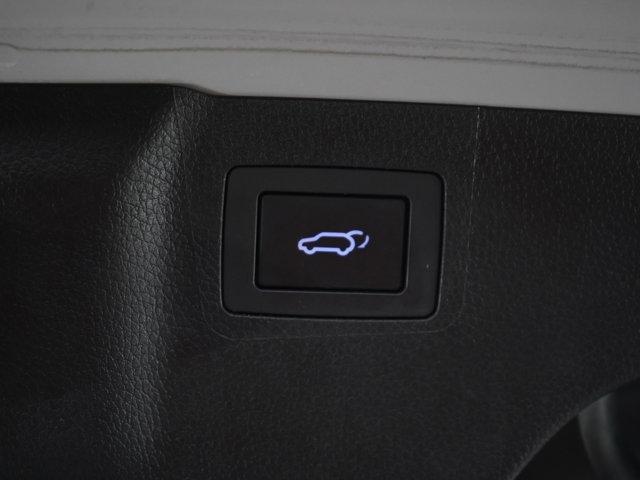 Photo of 2019 Silver Hyundai Santa Fe XL