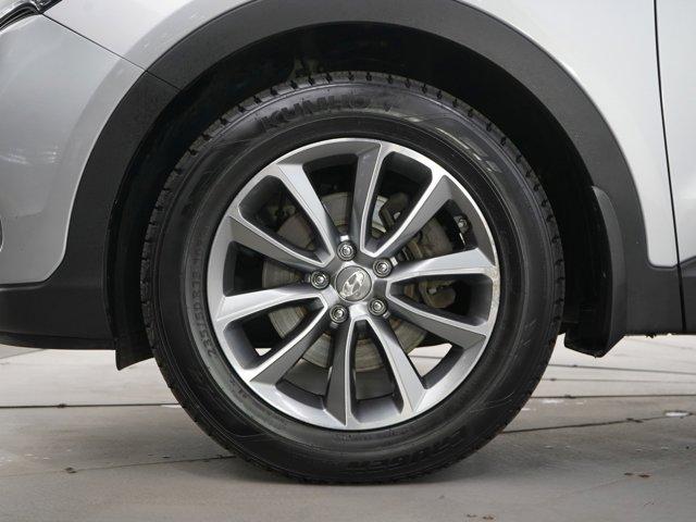 Photo of 2019 Silver Hyundai Santa Fe XL