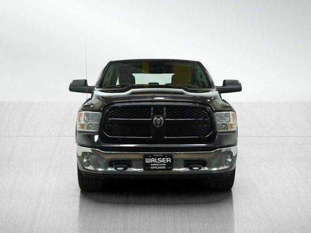 Photo of 2016 Brilliant Black Crystal Pearlcoat RAM 1500