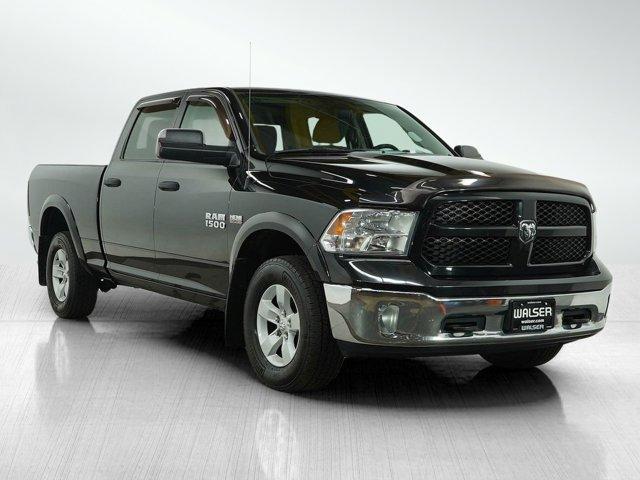 Photo of 2016 Brilliant Black Crystal Pearlcoat RAM 1500