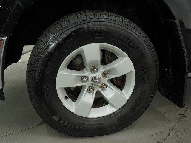 Photo of 2016 Brilliant Black Crystal Pearlcoat RAM 1500