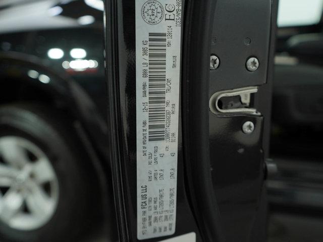 Photo of 2016 Brilliant Black Crystal Pearlcoat RAM 1500